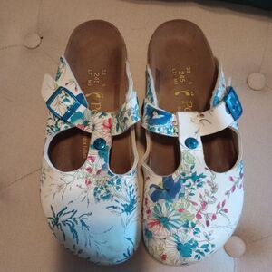 Women's Birkenstocks Papillio design size 7.5 (38)